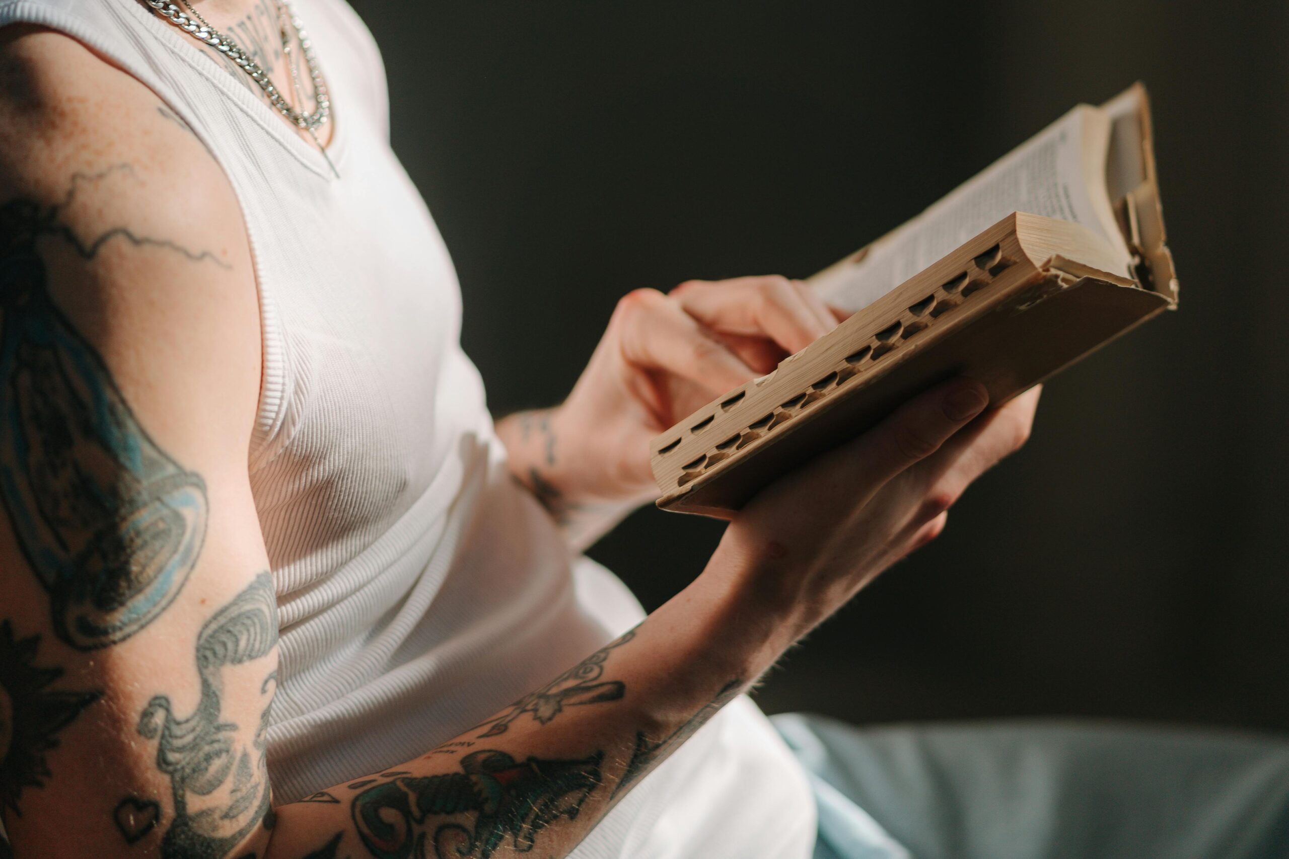 o que a biblia fala sobre tatuagem